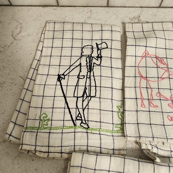 Set of 5 linen embroidered tea towels - Picture 6 of 10